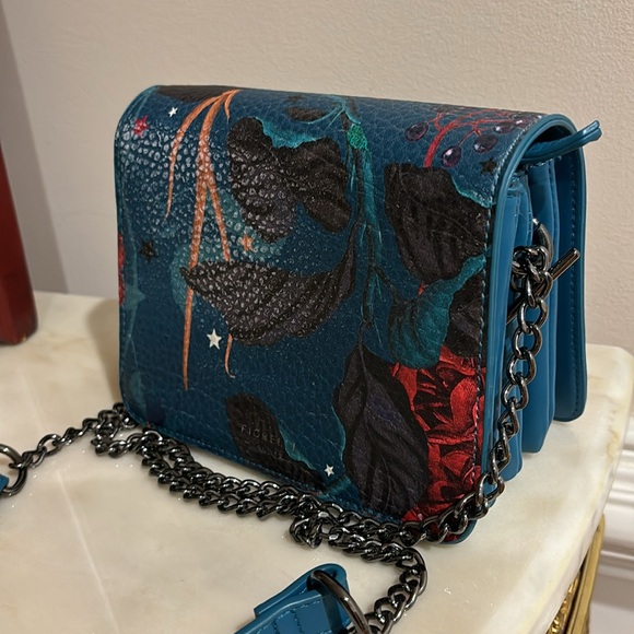 Fiorelli print Crossbody logo bag - Picture 6 of 13